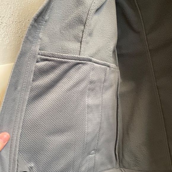 The North Face Ladies Apex Barrier Soft Shell Jacket - Heathered Gray, Small - Picture 14 of 14